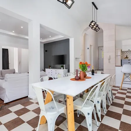 Βίλα Delmati Tugare