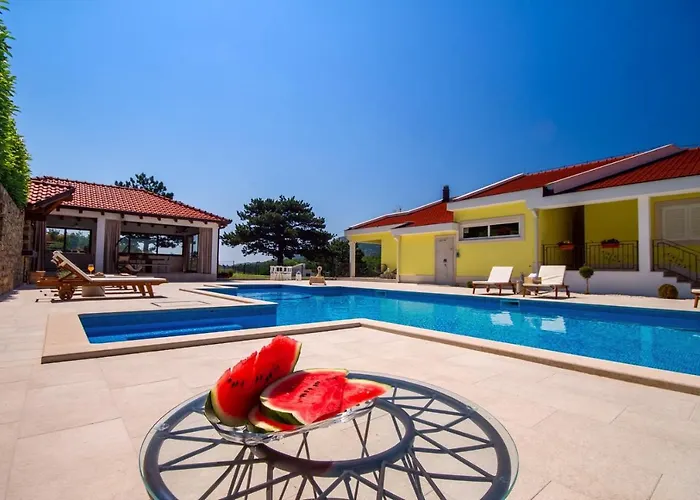Delmati Villa *