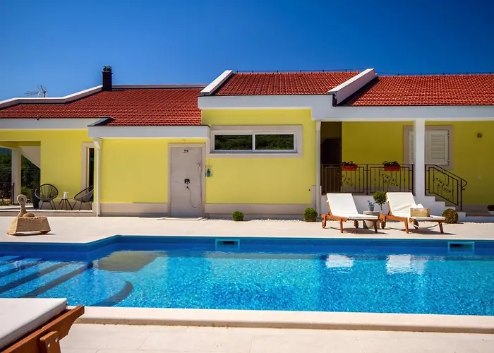 Delmati Villa