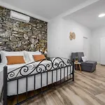 Villa Delmati *