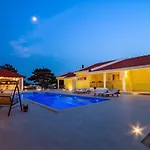 Delmati Villa Tugare