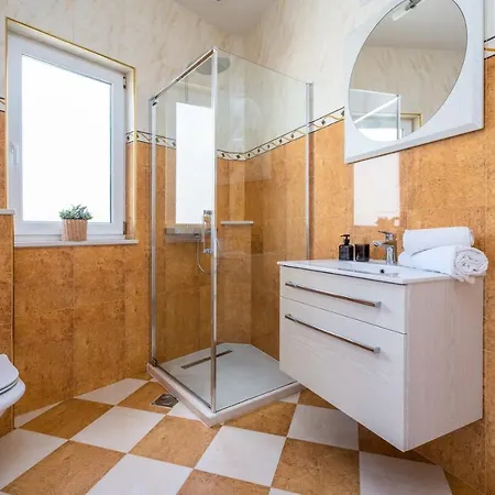 Villa Delmati *