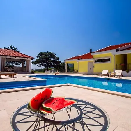 Delmati Villa *